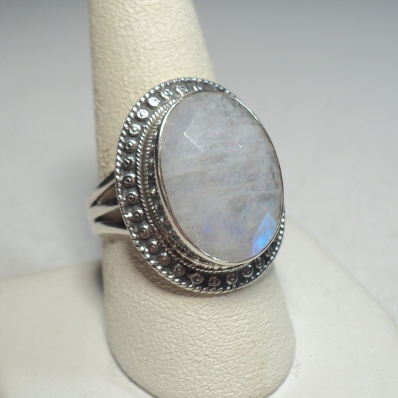 Vintage 925 Sterling Silver Rainbow Moonstone Ring - Picture 2 of 3